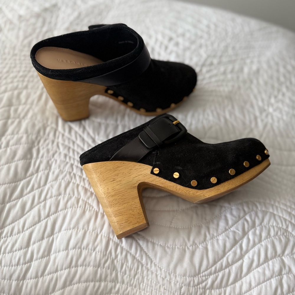 NWOT Veronica Beard Clogs